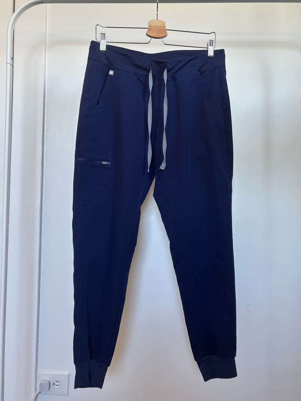 Figs - Zamora jogger scrub pant - size M in navy